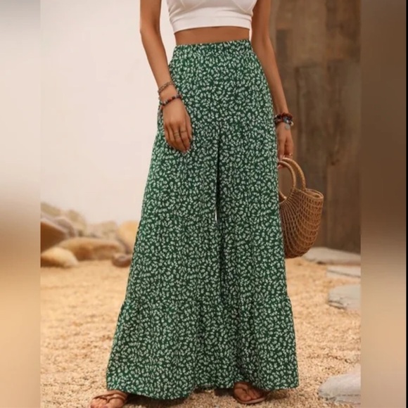 SHEIN Other - SHEIN Pants Girls Wide Leg Green Ditsy Floral Tiered Palazzo Size 11-12Y